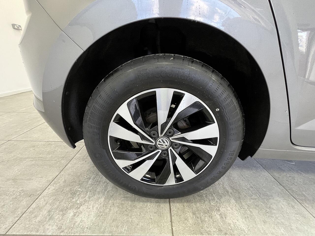 Volkswagen Polo view 21