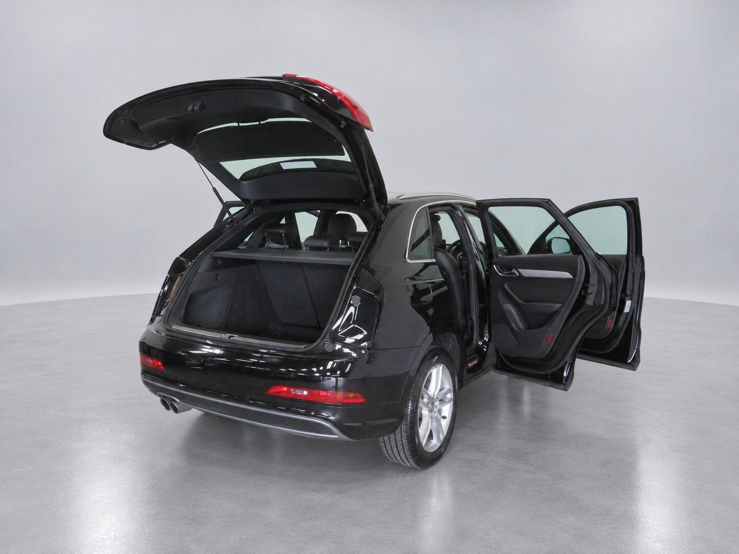 Audi Q3 view 22
