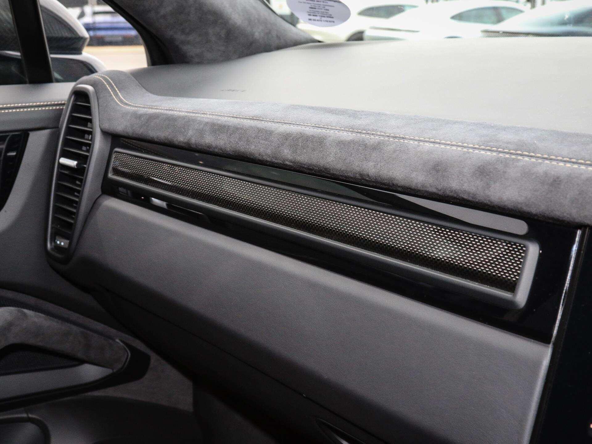 Porsche Cayenne view 20