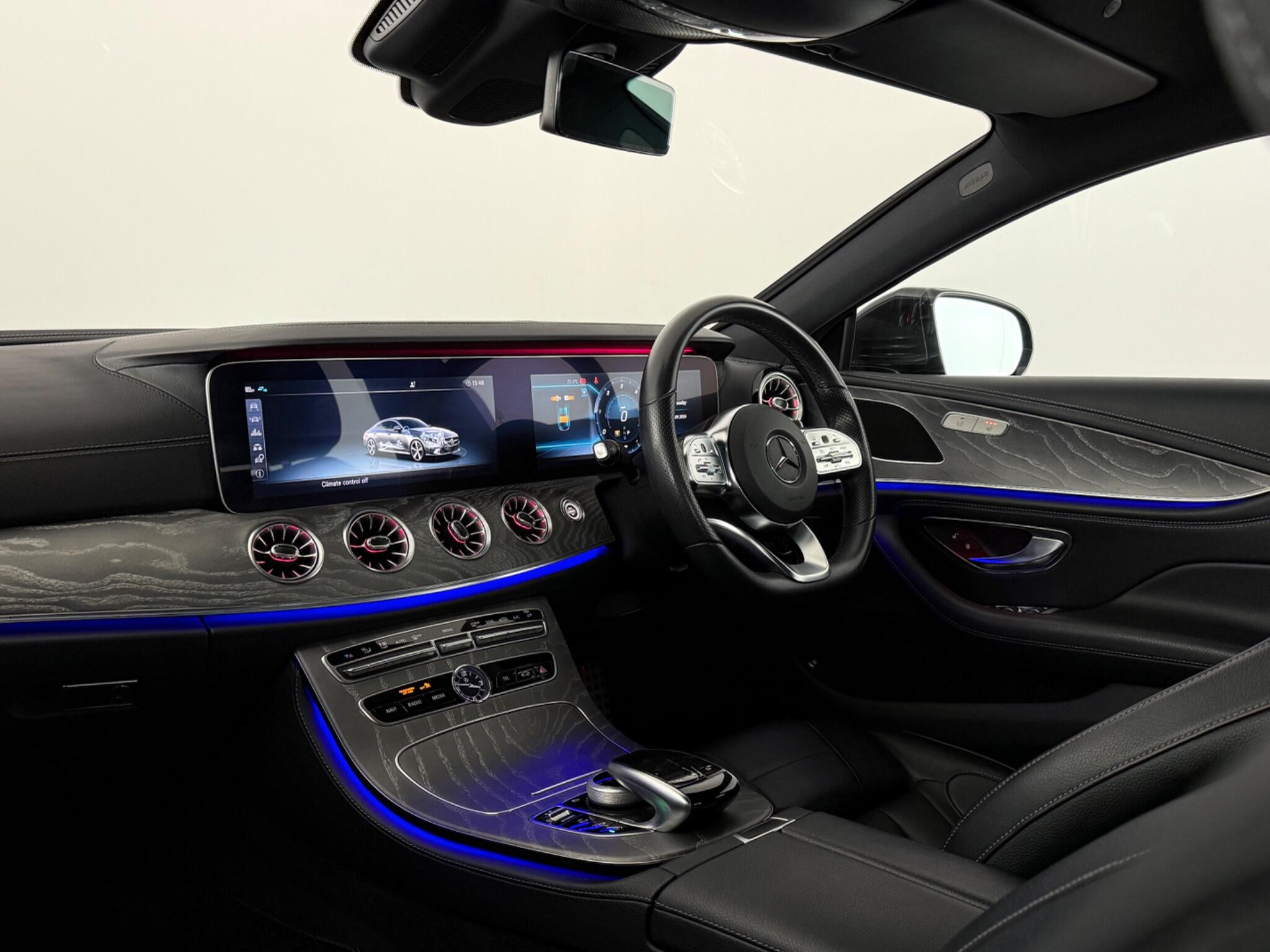 Mercedes-Benz CLS view 4