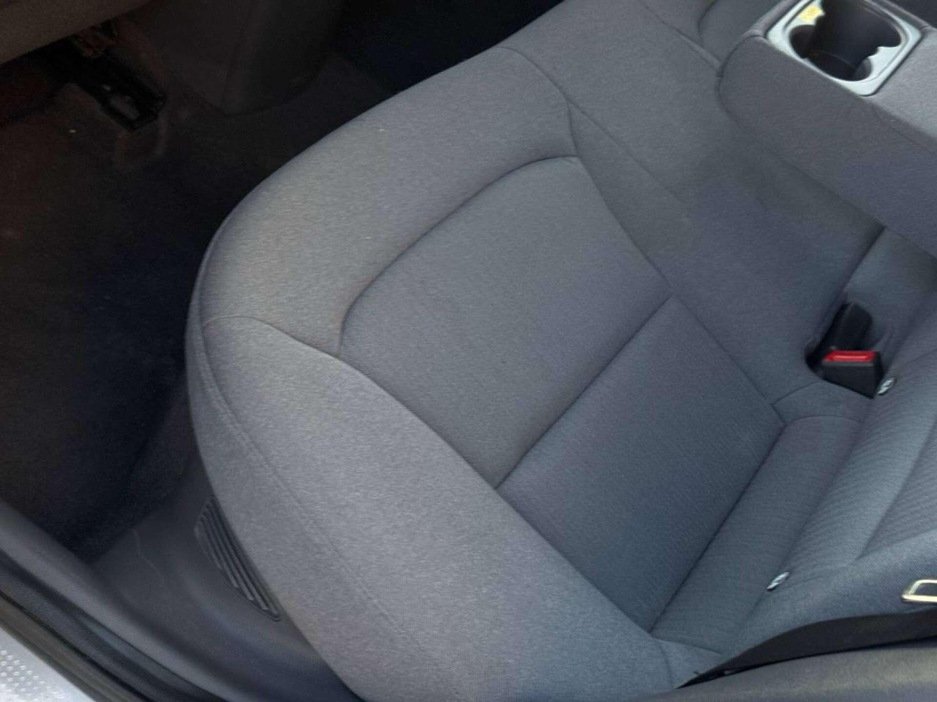 Hyundai Ioniq view 37