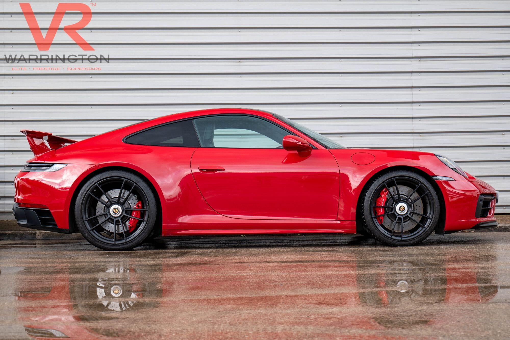 Porsche 911 view 16