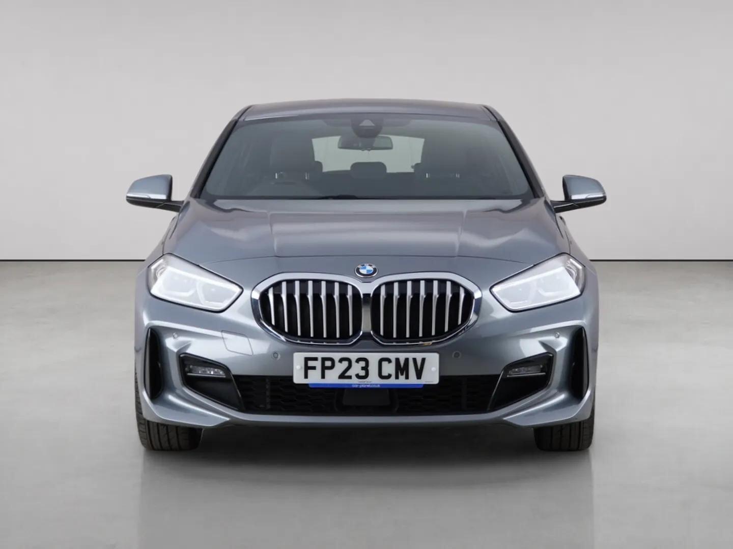 BMW 1 Series view 5