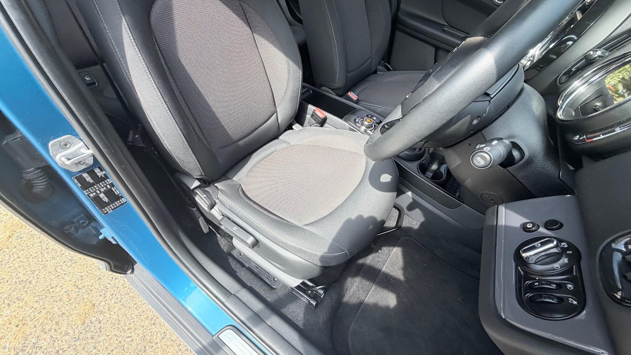 Mini Countryman view 31