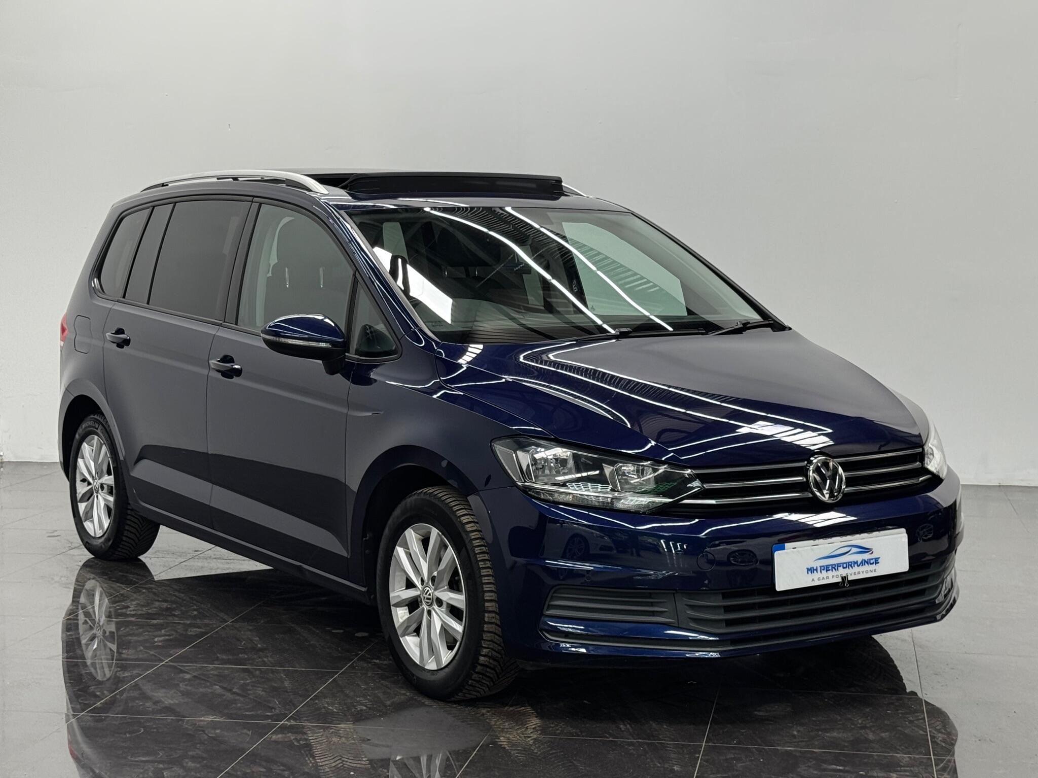 Volkswagen Touran view 13