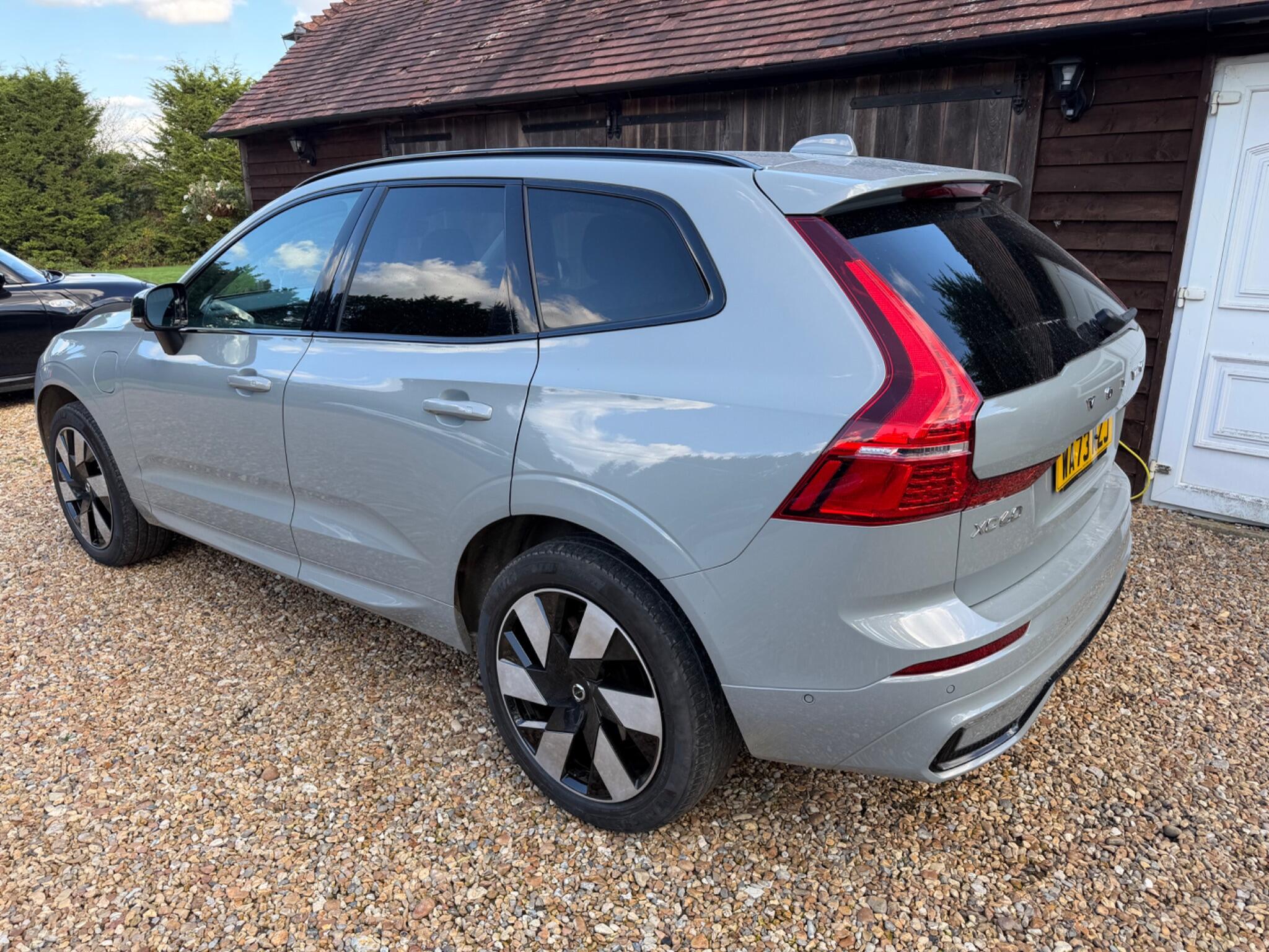 Volvo XC60 view 4