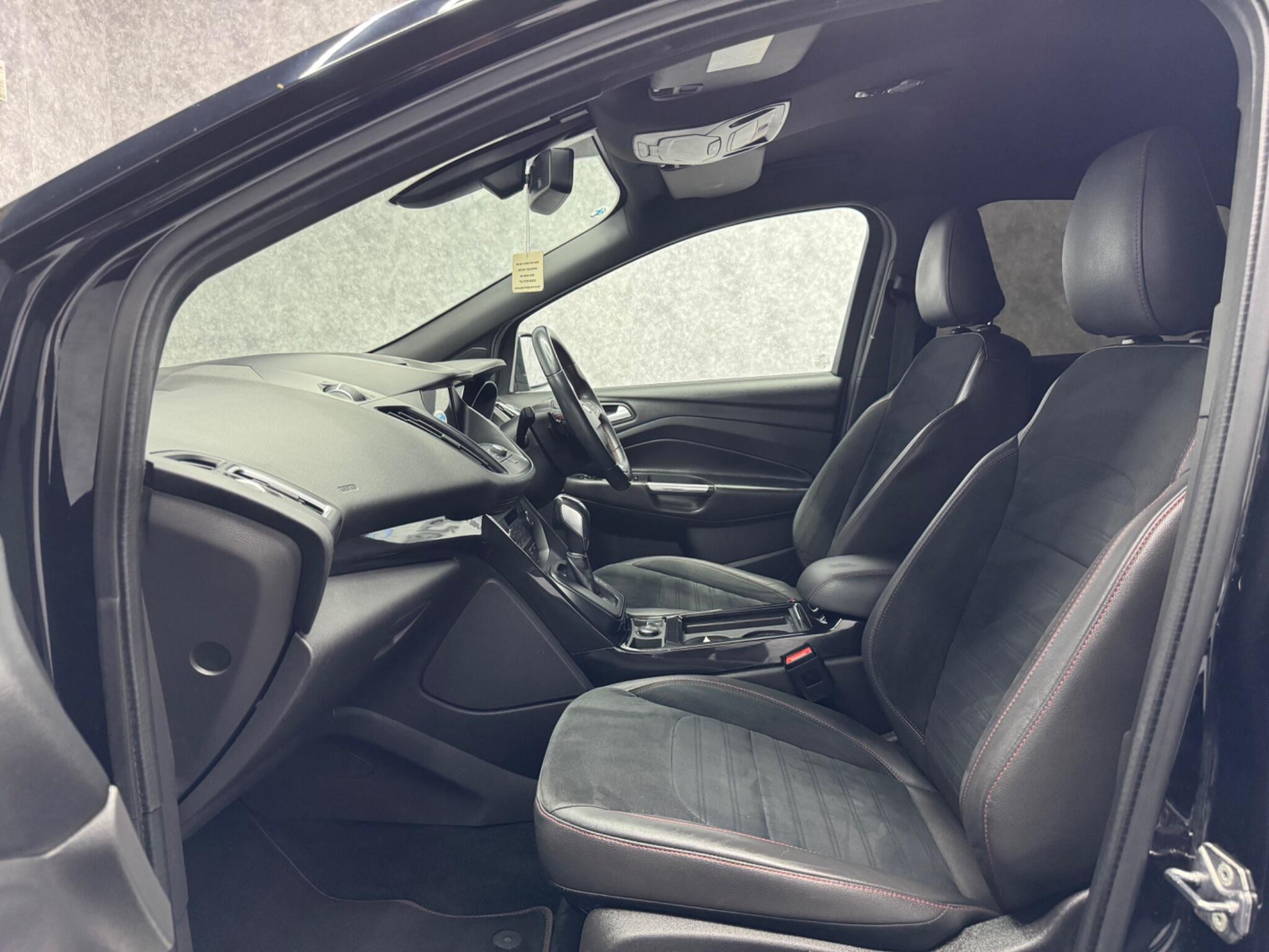 Ford Kuga view 3