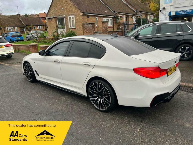 2017 BMW 5 Series image 11