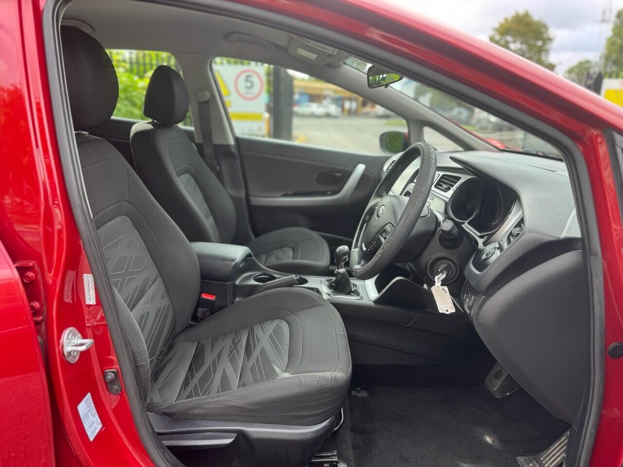 Kia Ceed view 9