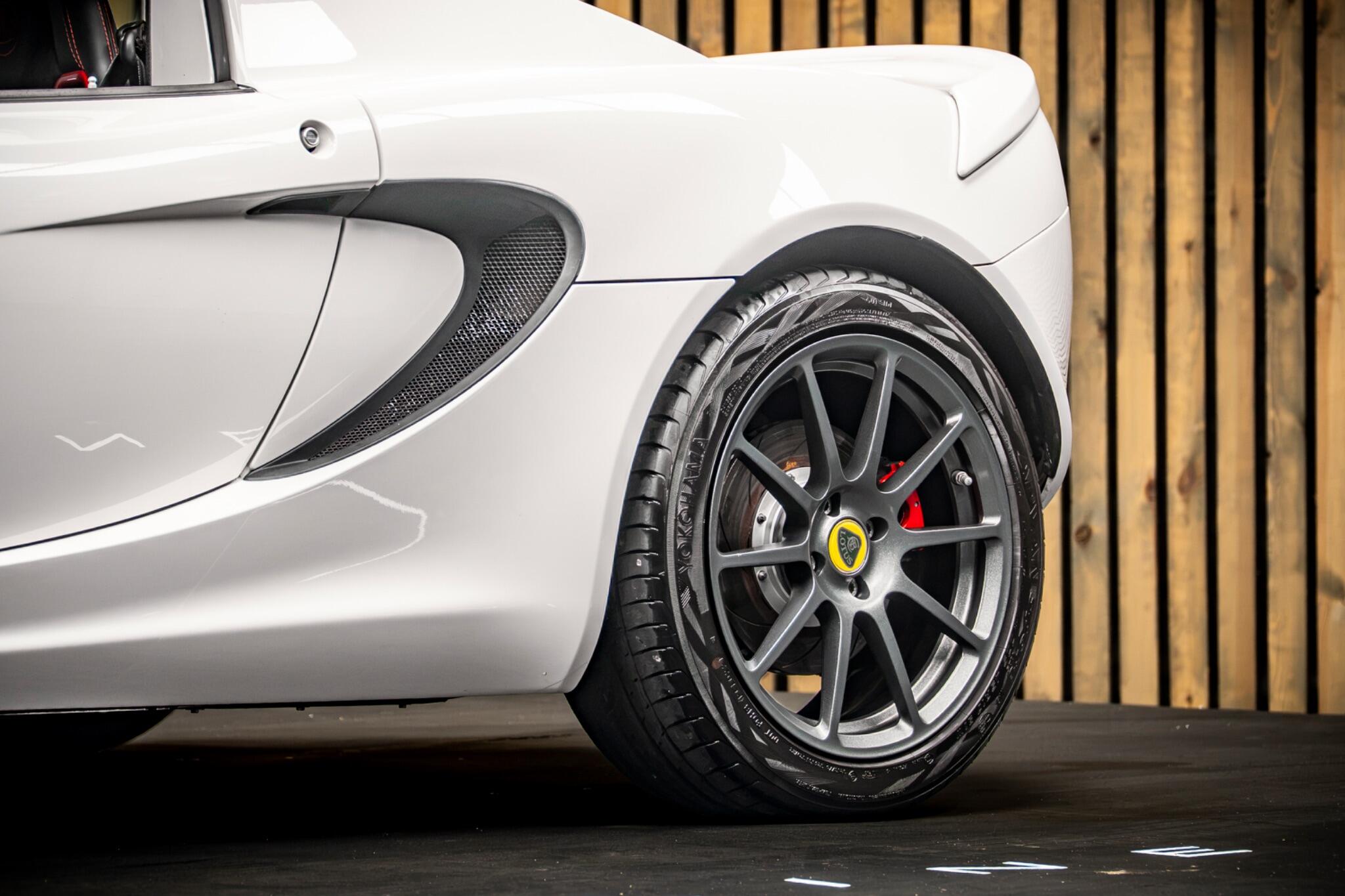 Lotus Elise view 16