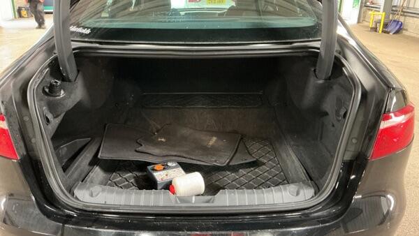 Jaguar XF view 11