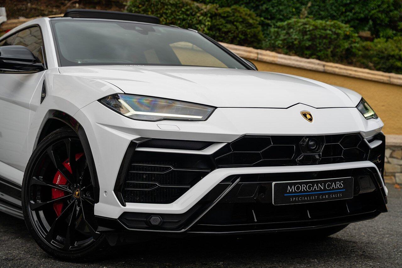 Lamborghini Urus view 22