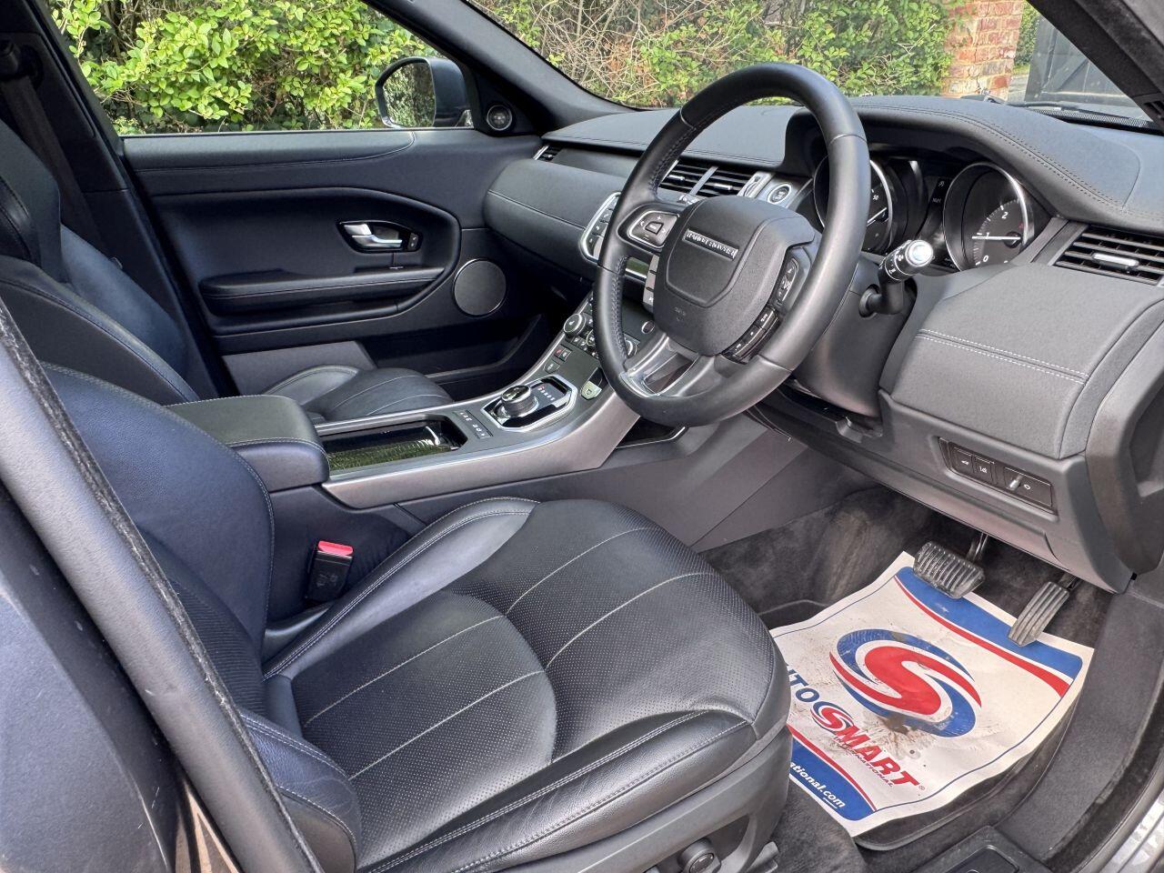 Land Rover Range Rover Evoque view 3