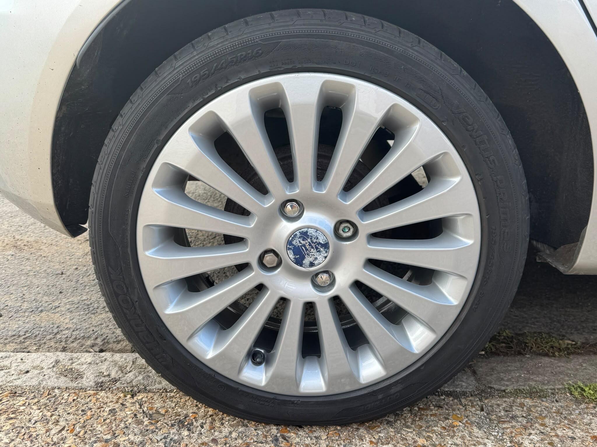 Ford Fiesta view 42