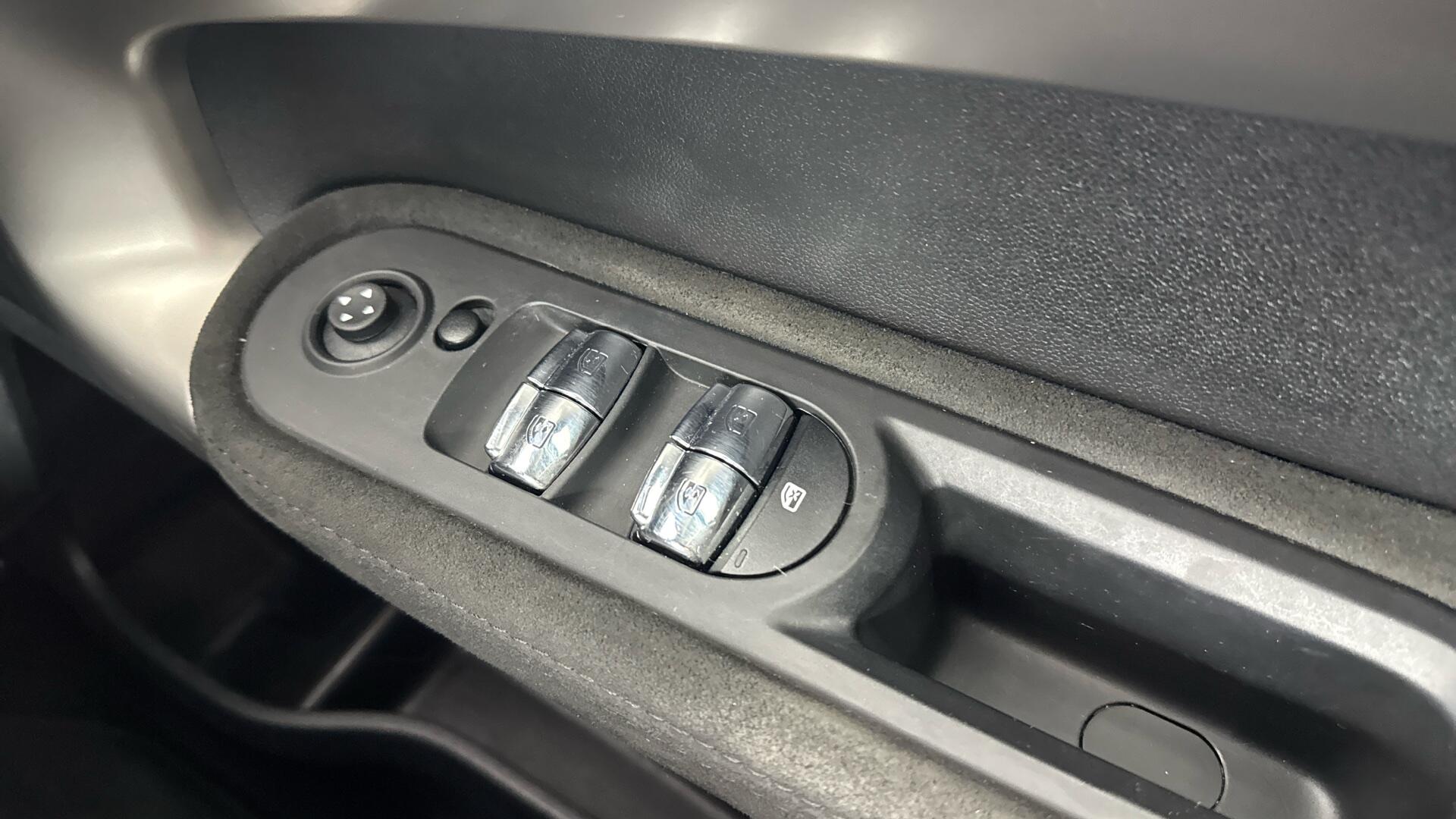 MINI Countryman view 38