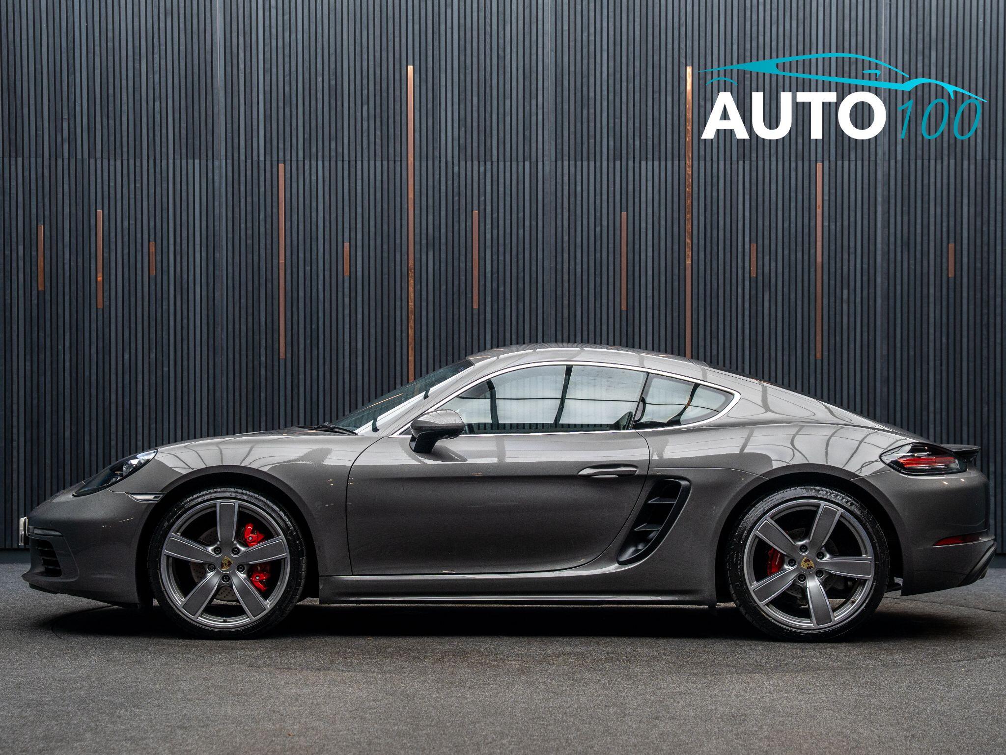 Porsche Cayman view 13