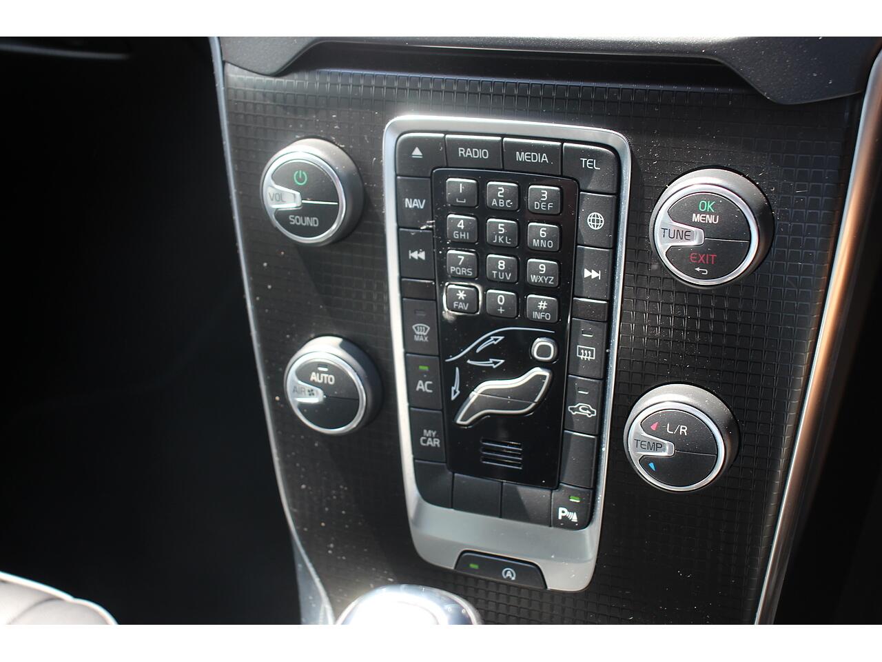 Volvo V40 view 23