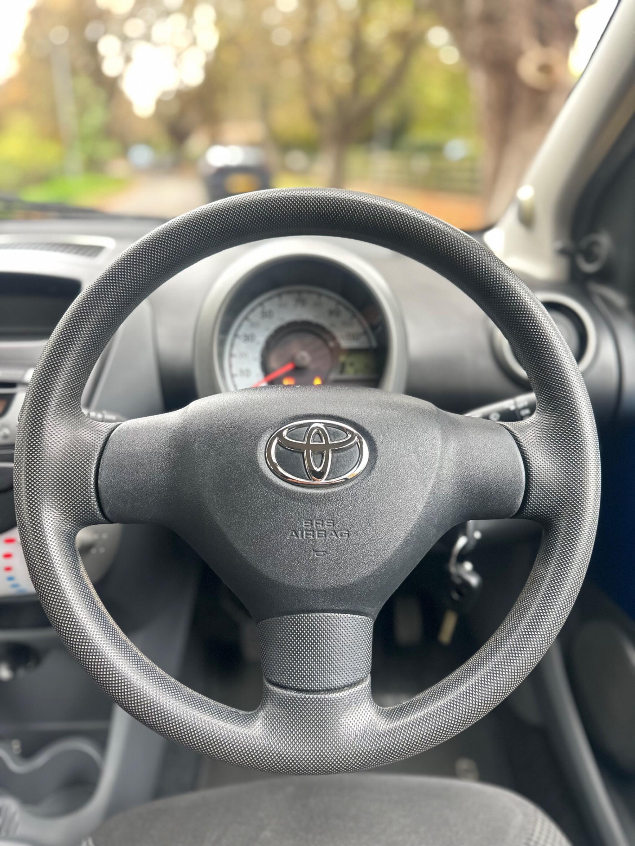 2010 Toyota AYGO image 24