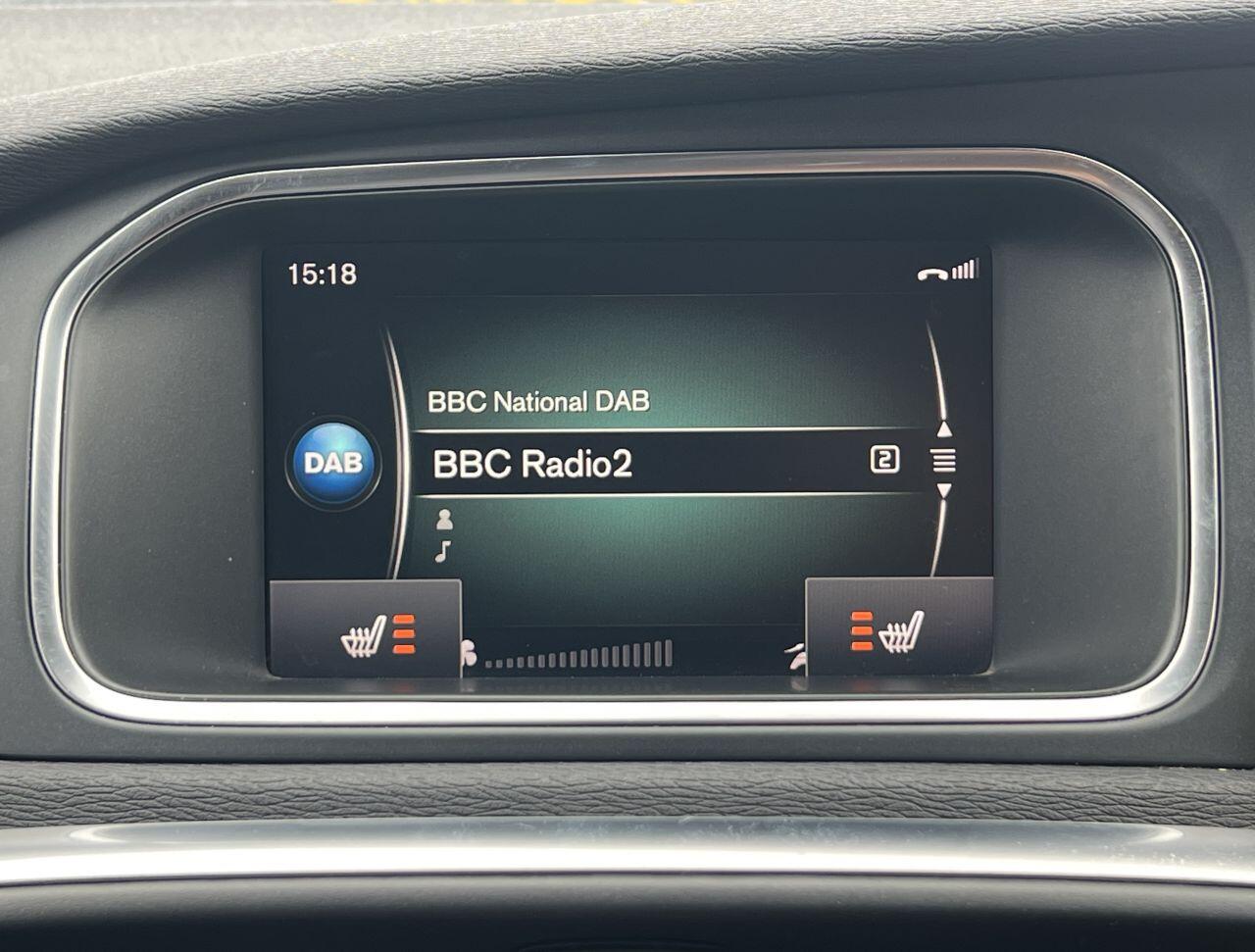 Volvo V40 Cross Country view 42
