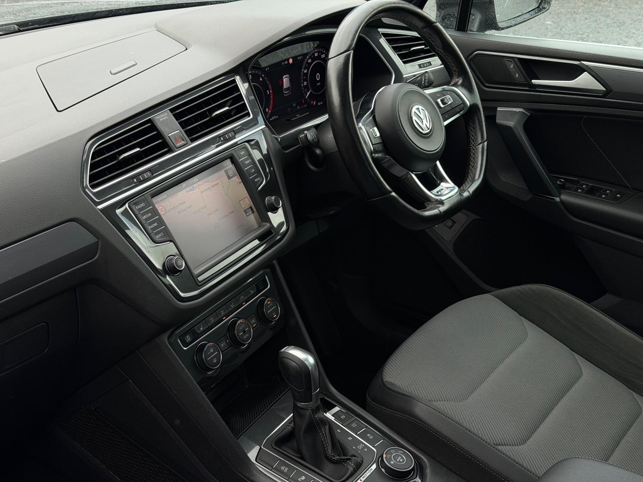 Volkswagen Tiguan view 17