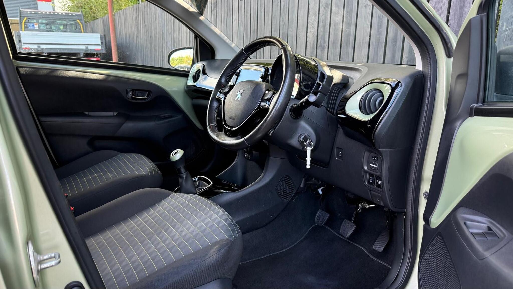 Peugeot 108 view 21