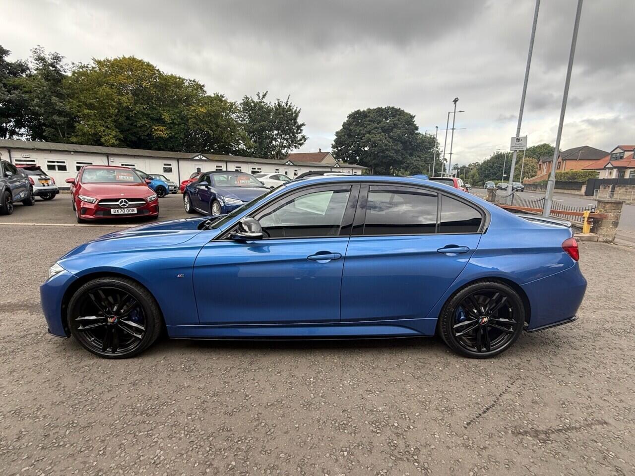 BMW 3 Series view 9