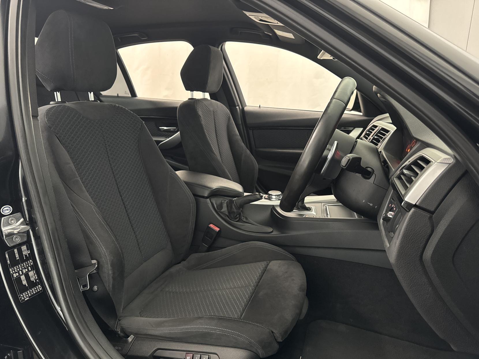 BMW 3 Series view 56