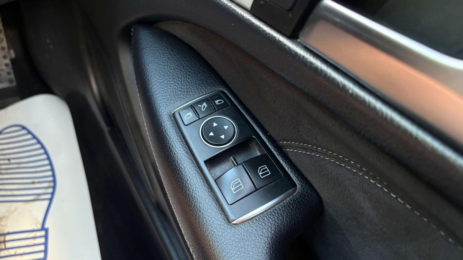 Mercedes-Benz C-Class view 20
