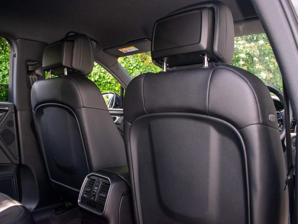 Porsche Macan view 29