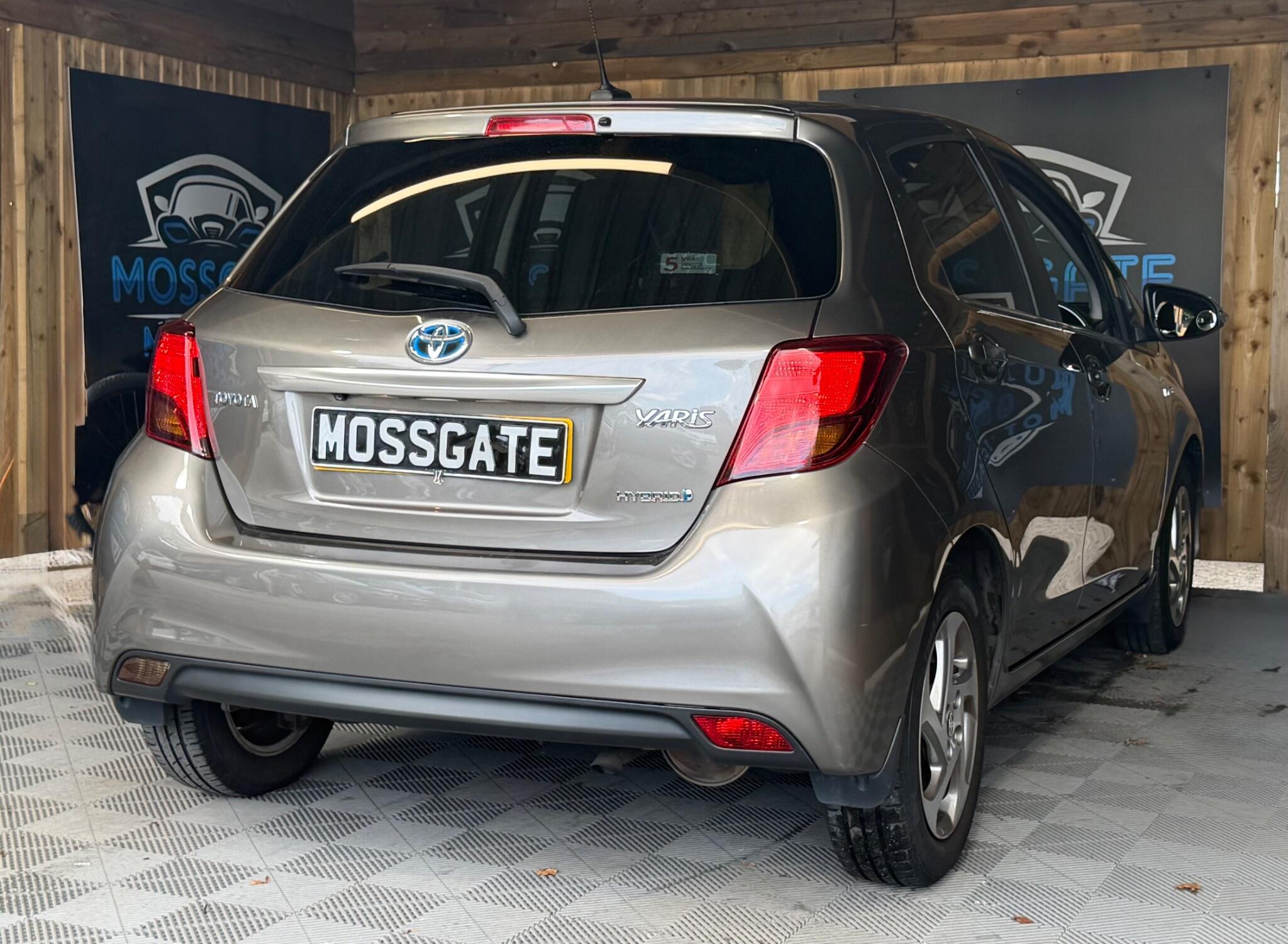 Toyota Yaris view 12