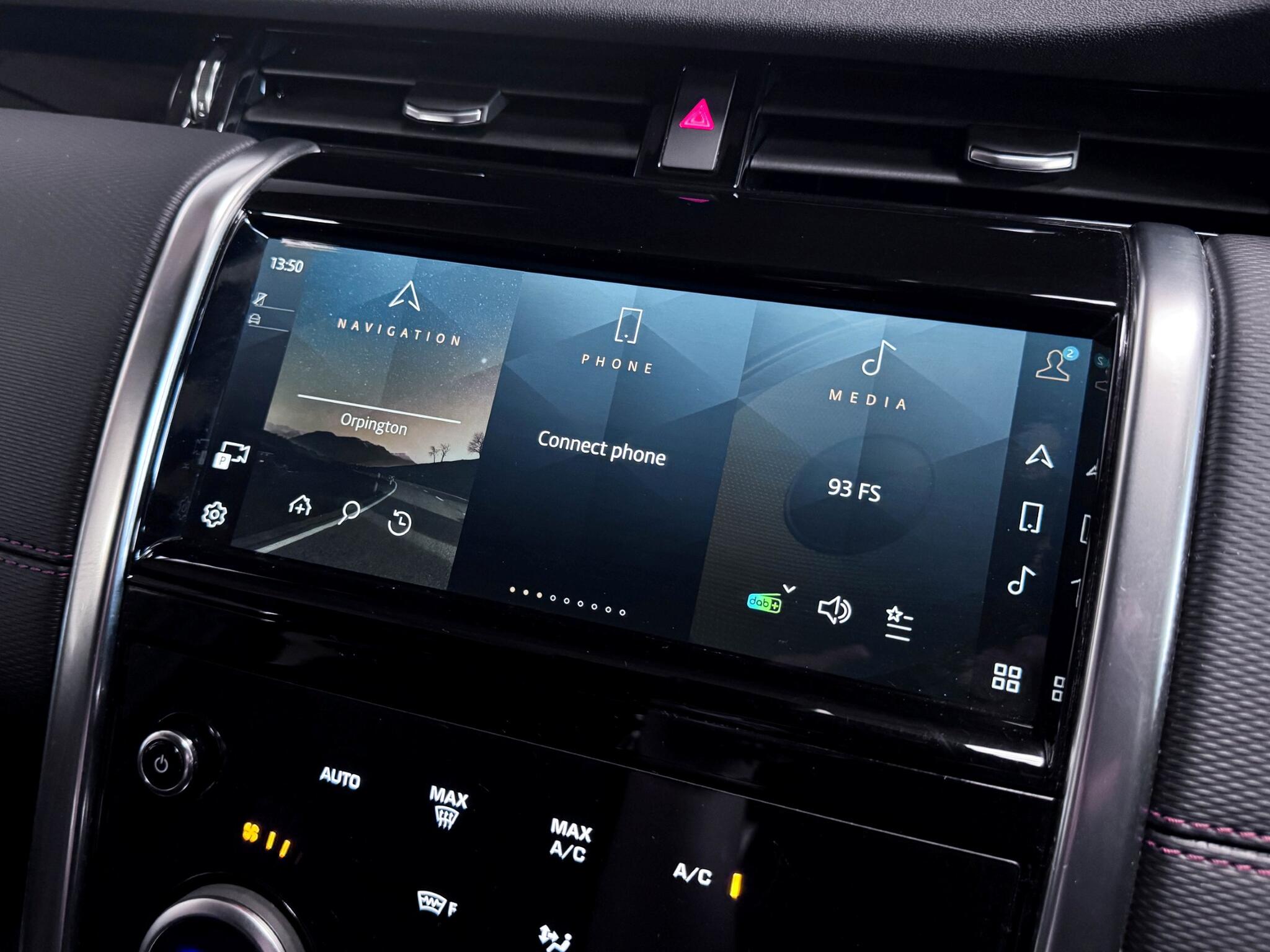 Land Rover Discovery Sport view 35