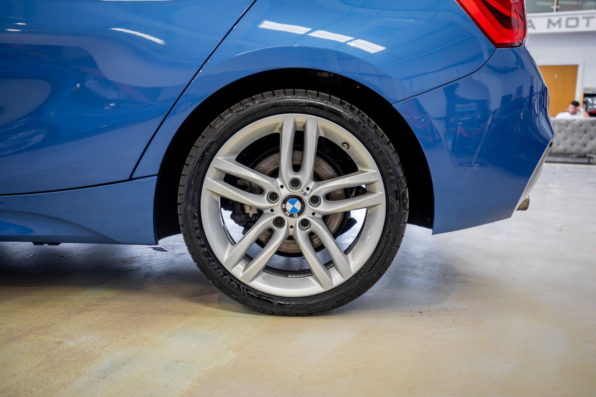 BMW 1 Series view 6