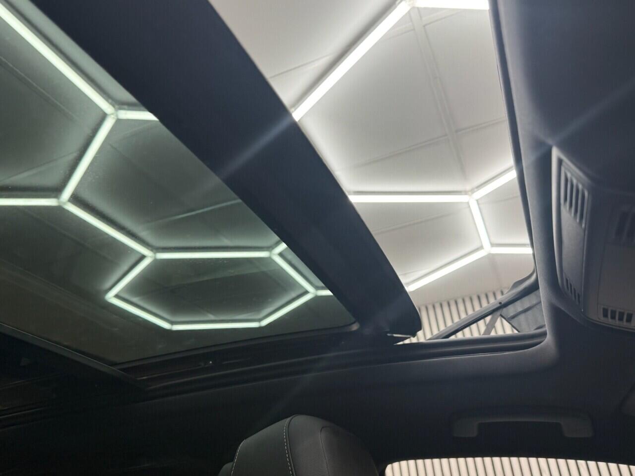 Volkswagen Tiguan view 31