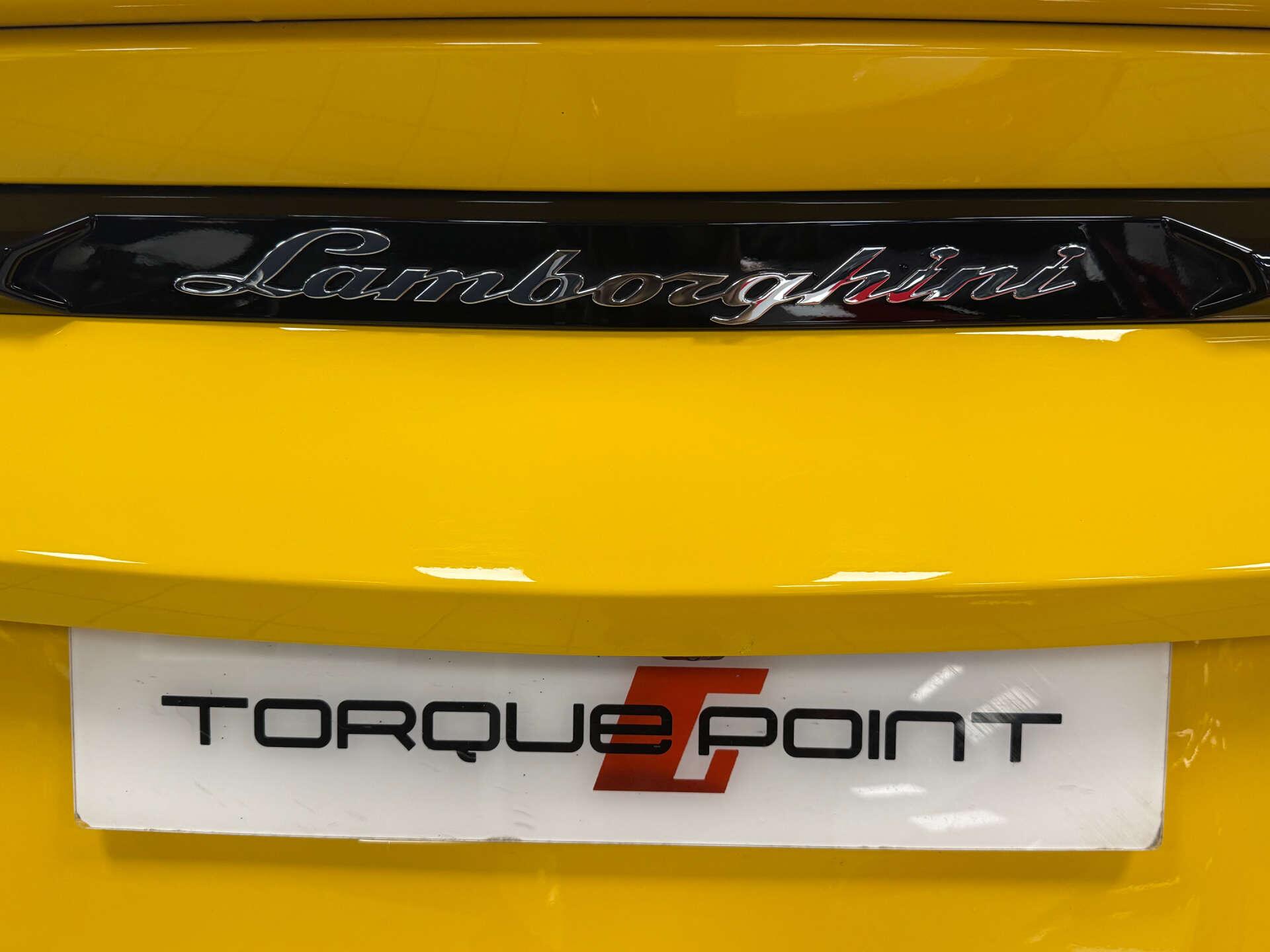 Lamborghini Urus view 40
