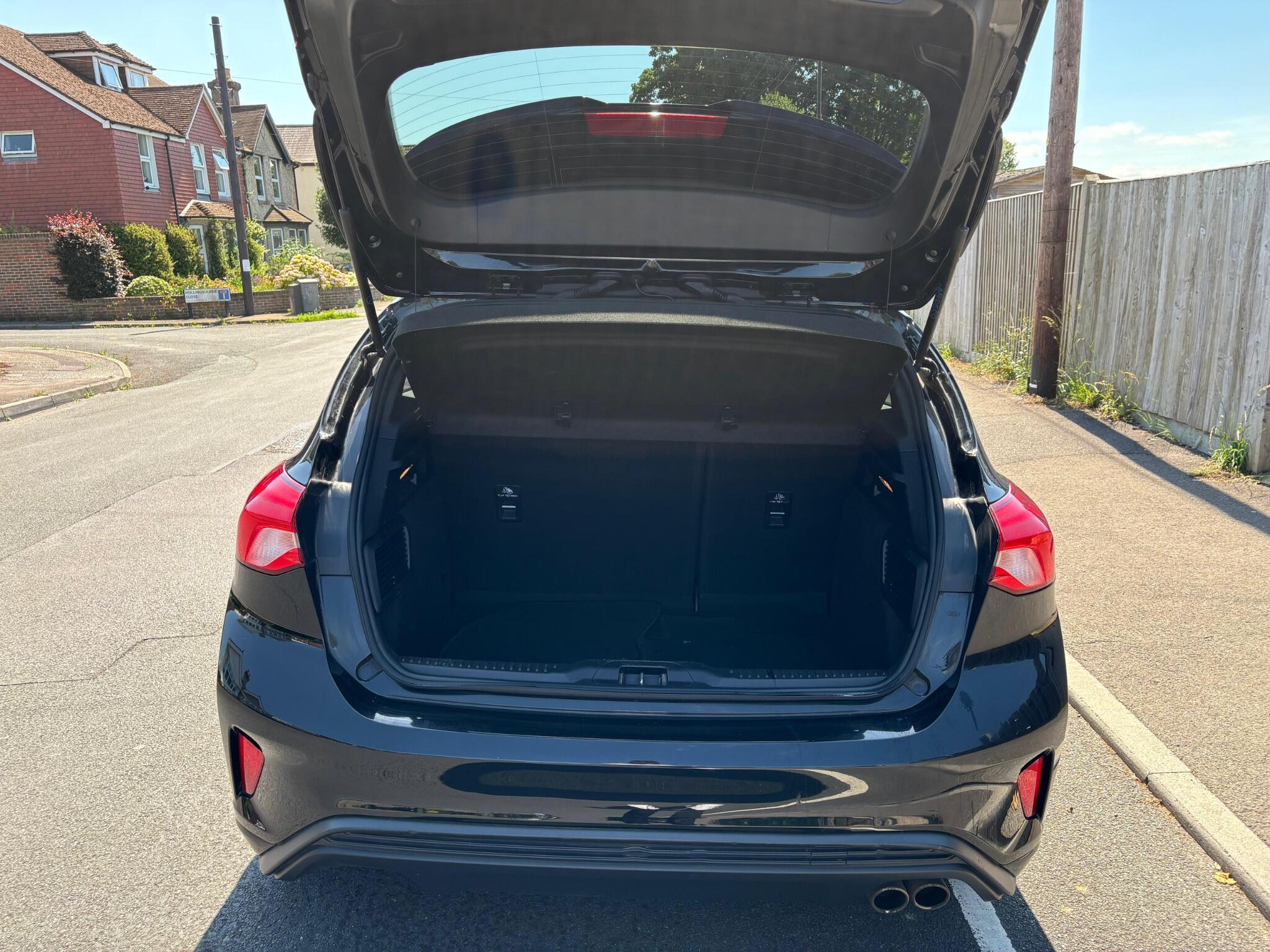 Ford Focus view 24