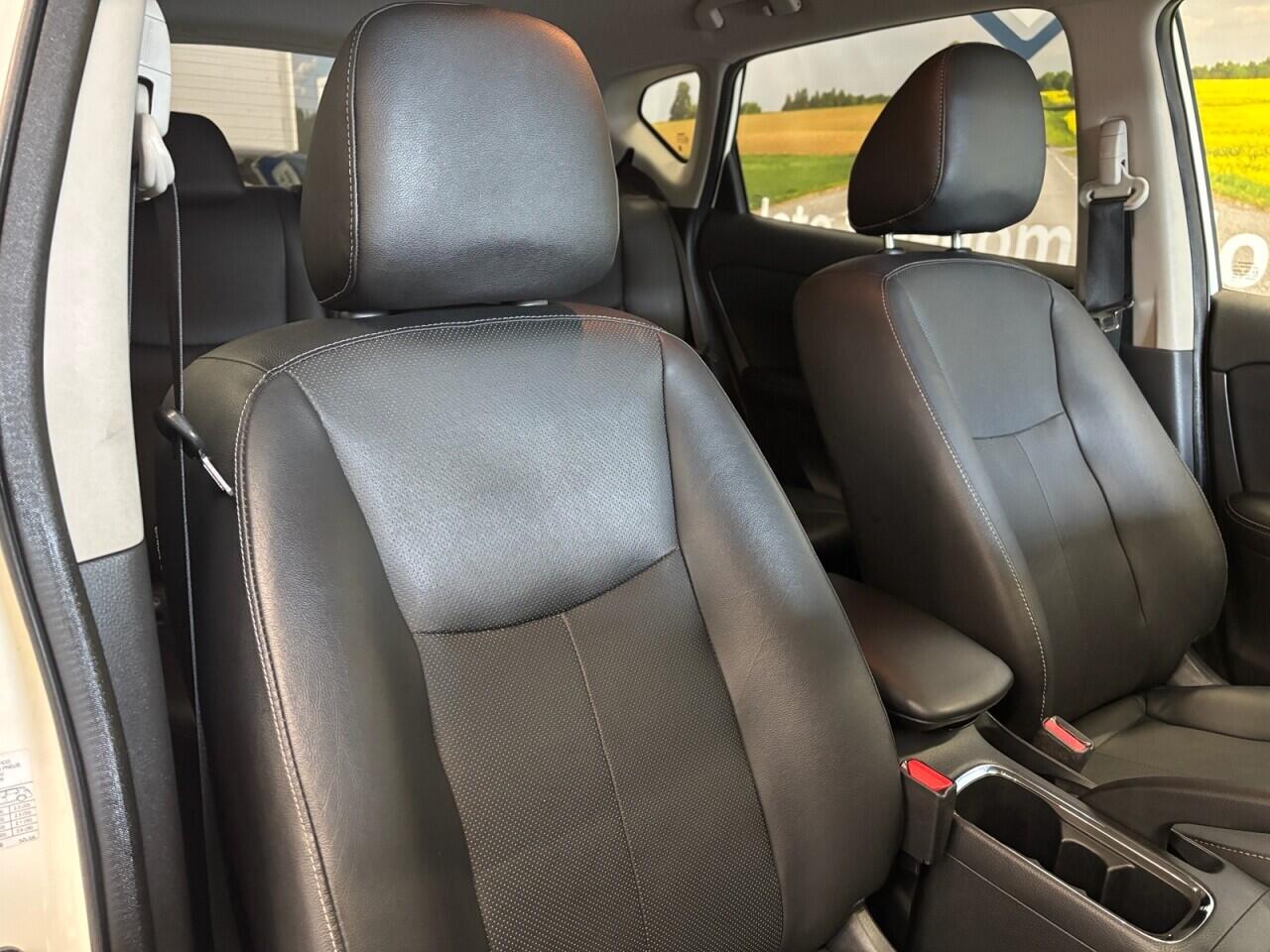 Nissan Pulsar view 12