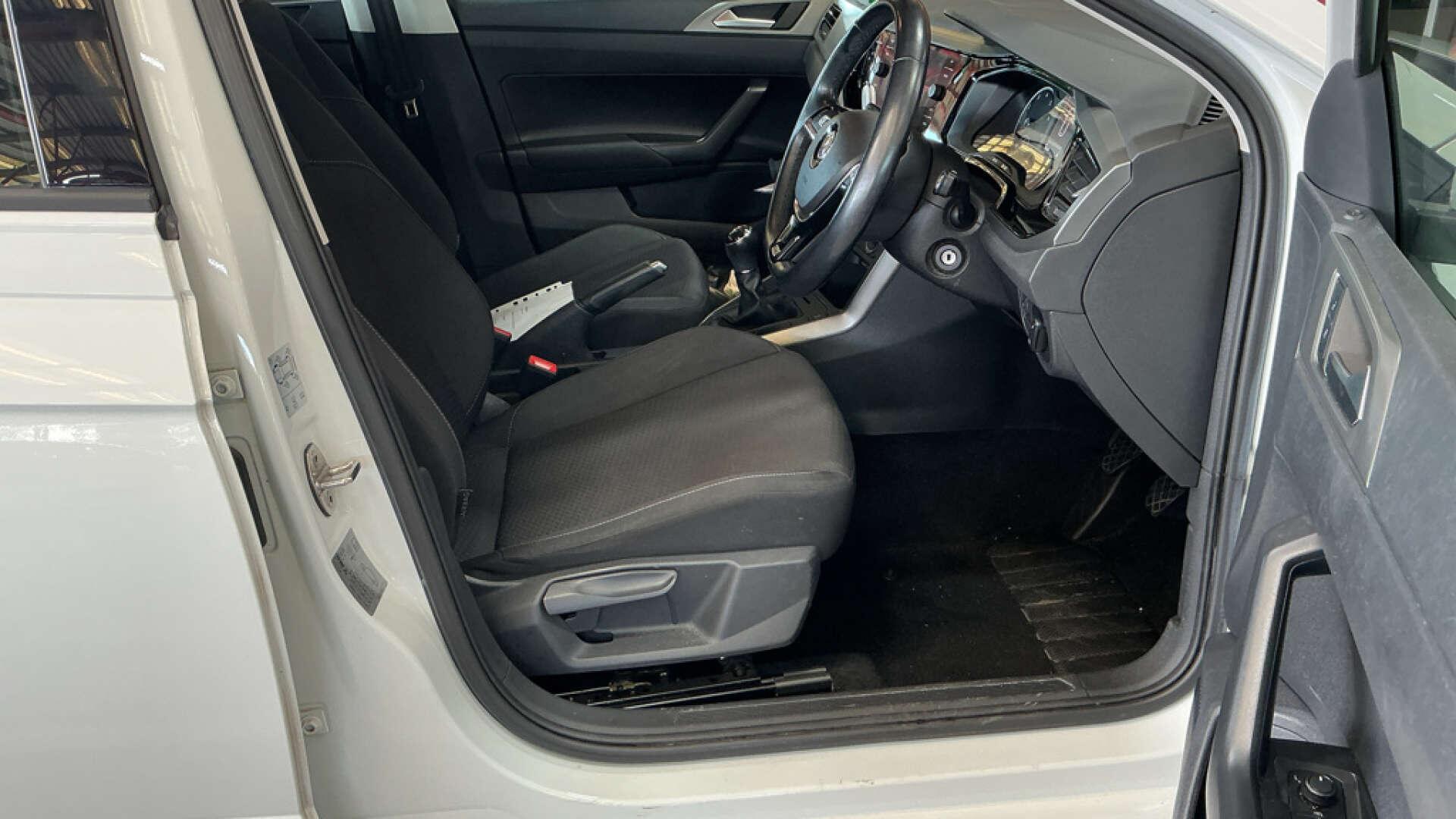 Volkswagen Polo view 9