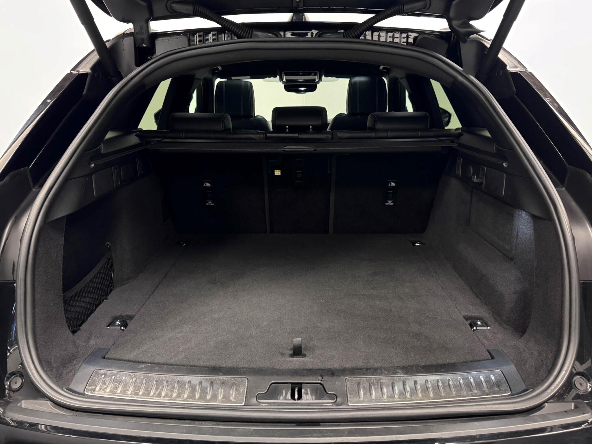 Land Rover Range Rover Velar view 7