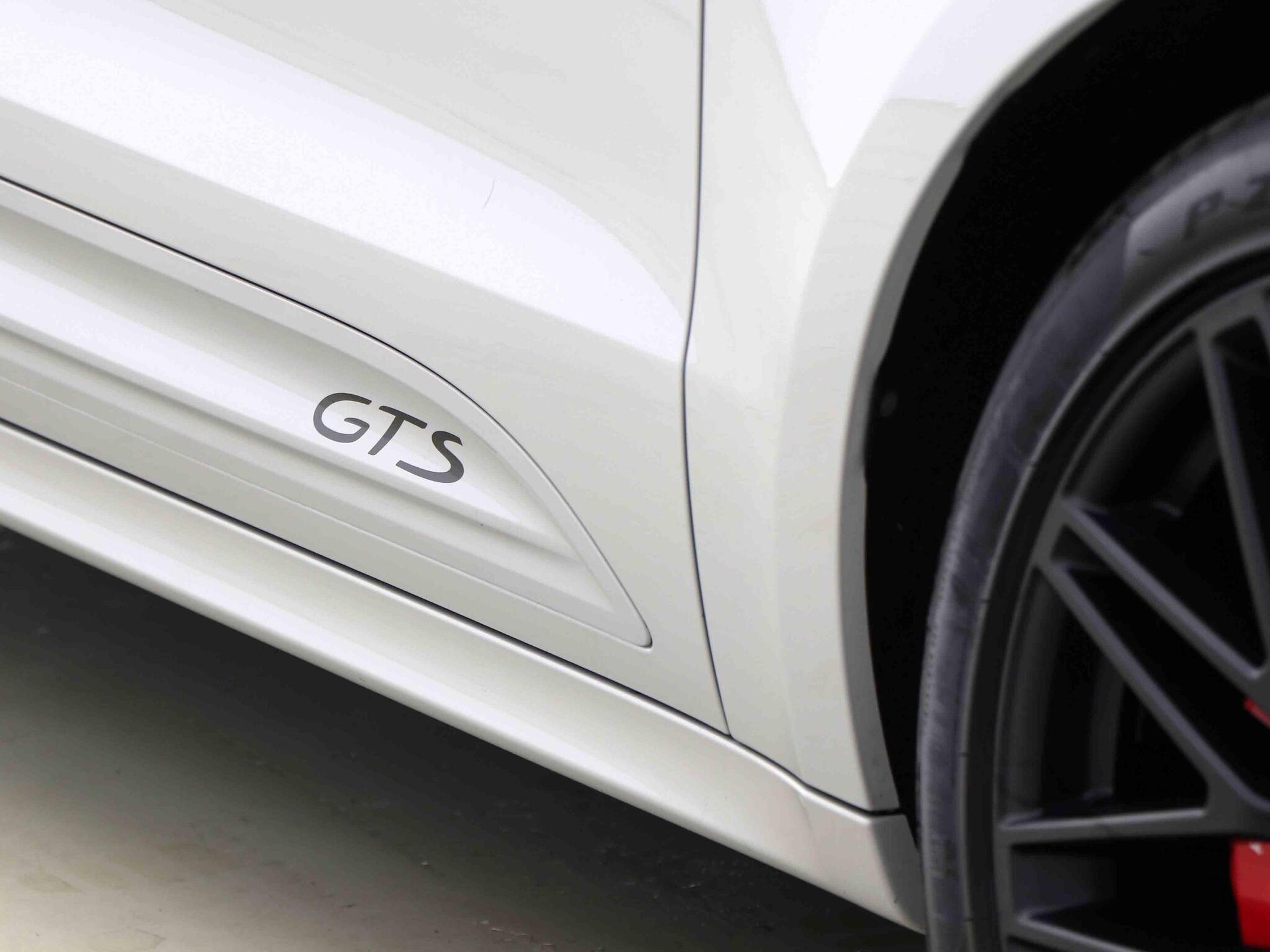 Porsche Macan view 17
