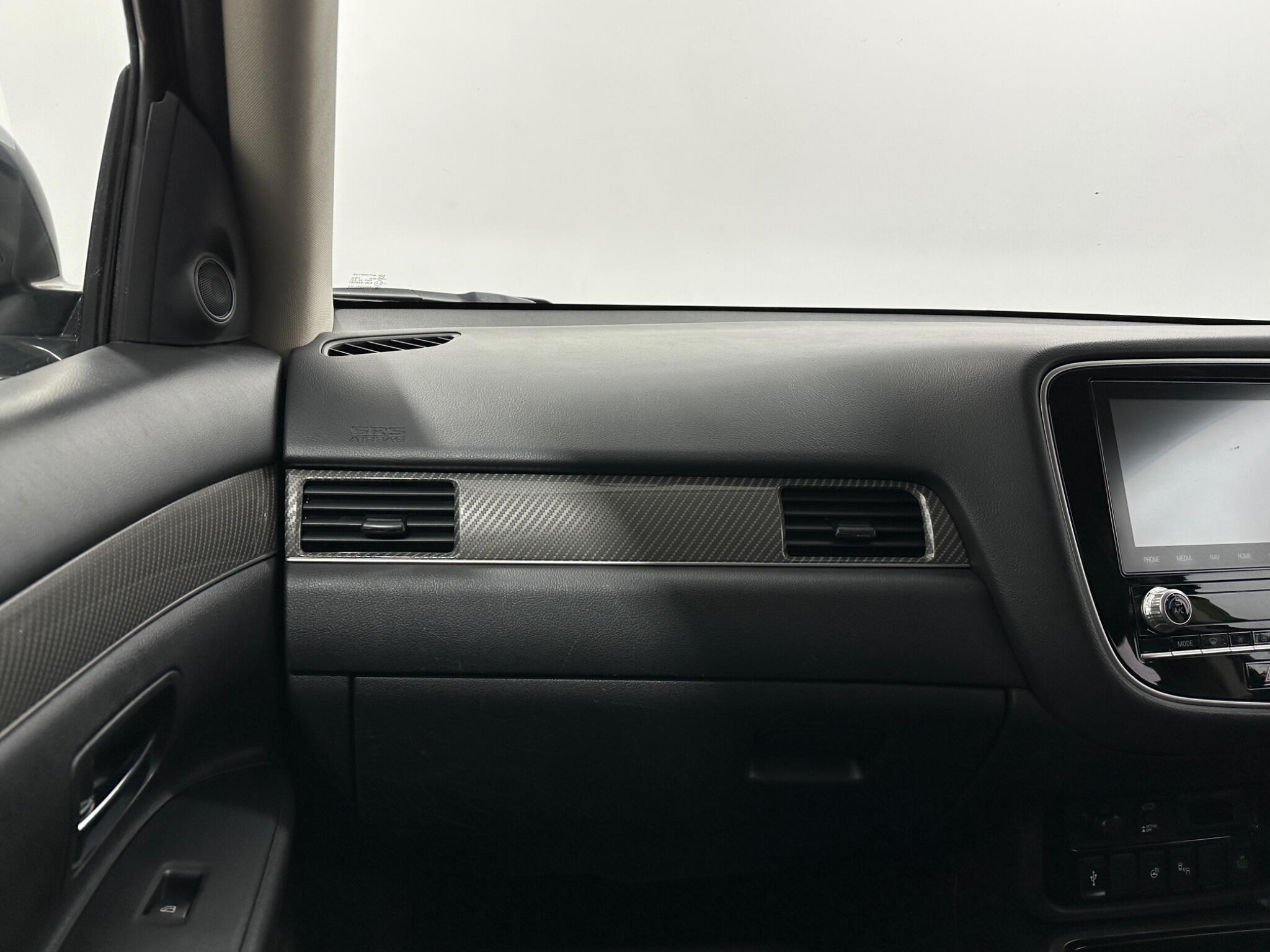 Mitsubishi Outlander view 28