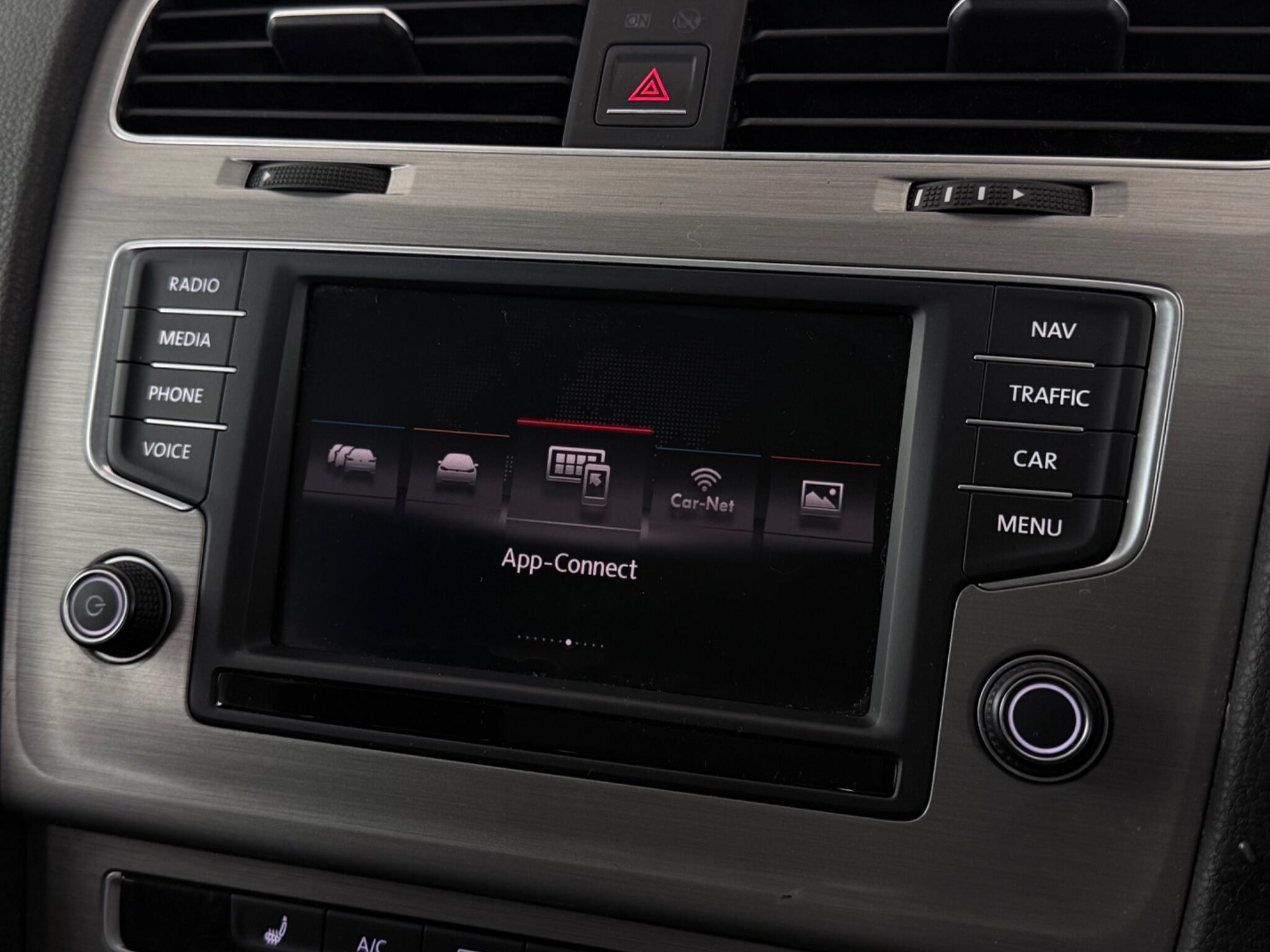 Volkswagen Golf view 20