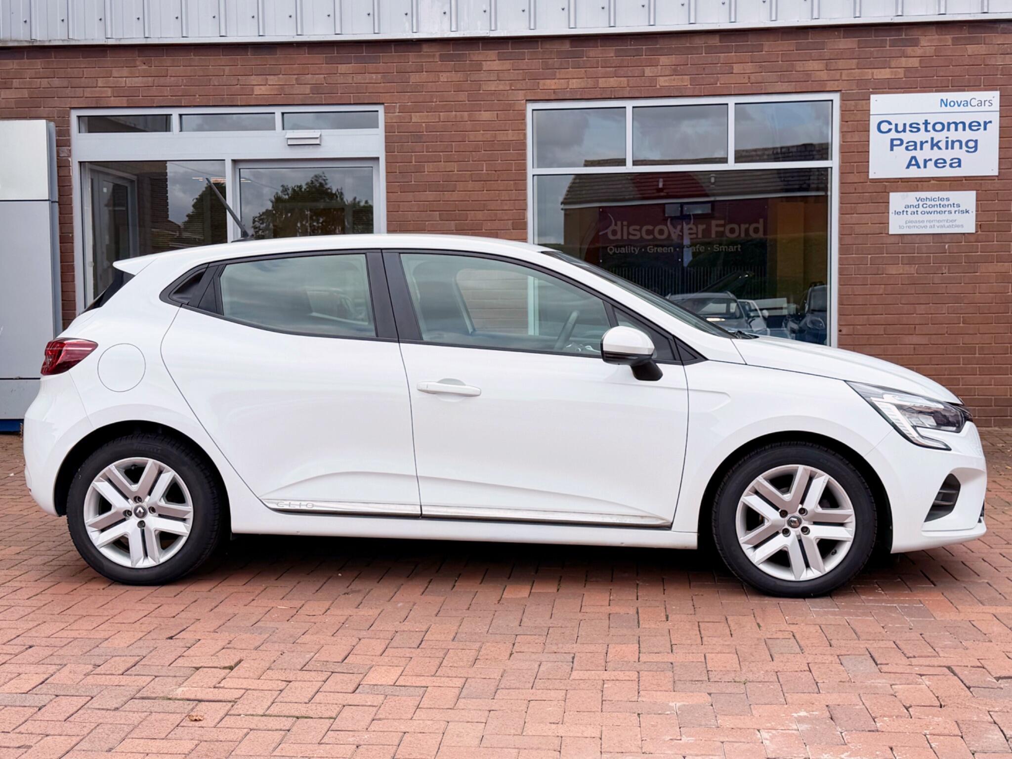 Renault Clio view 15