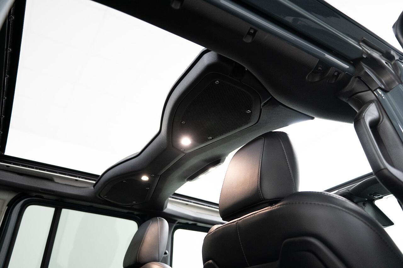 Jeep Wrangler view 27