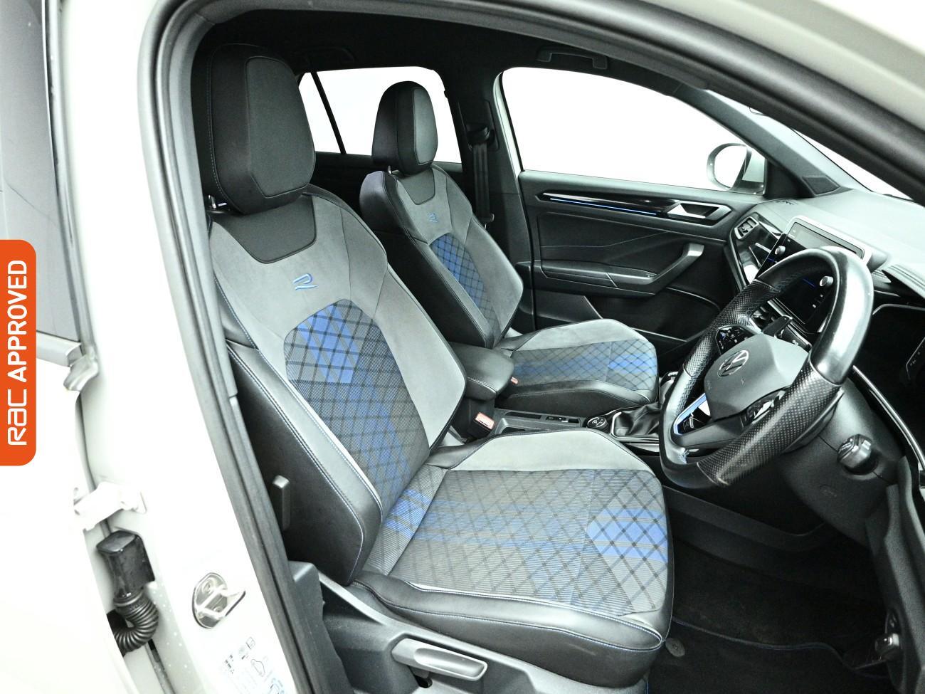 Volkswagen T-Roc view 12