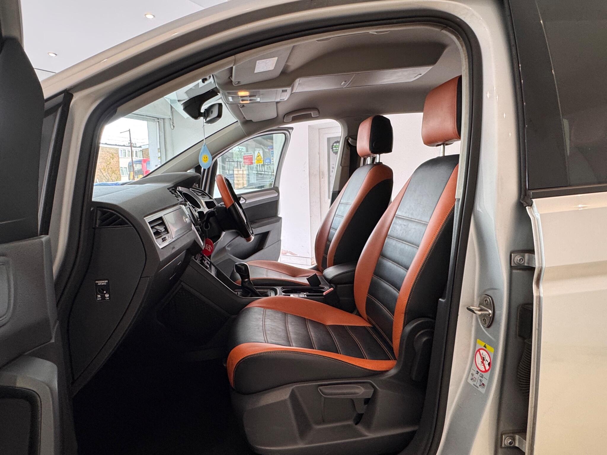 Volkswagen Touran view 9