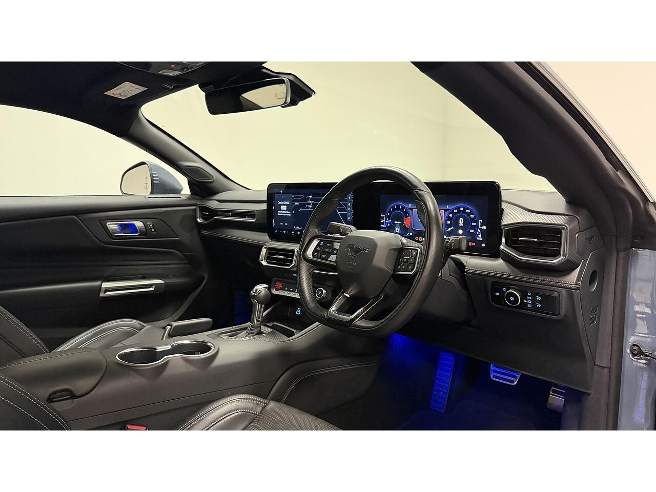 Ford Mustang view 14