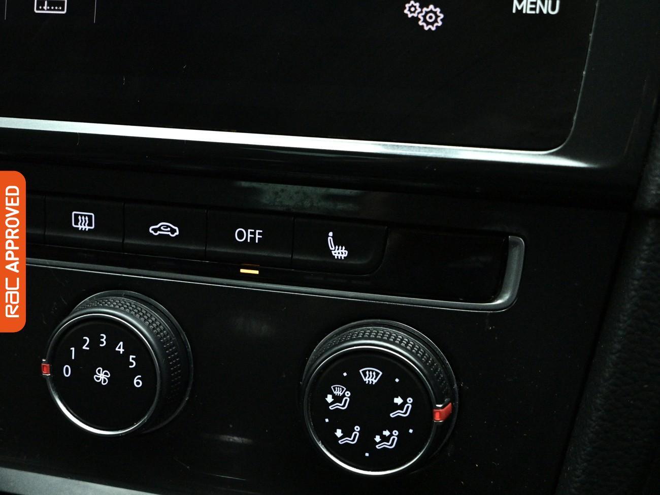 Volkswagen Golf view 17