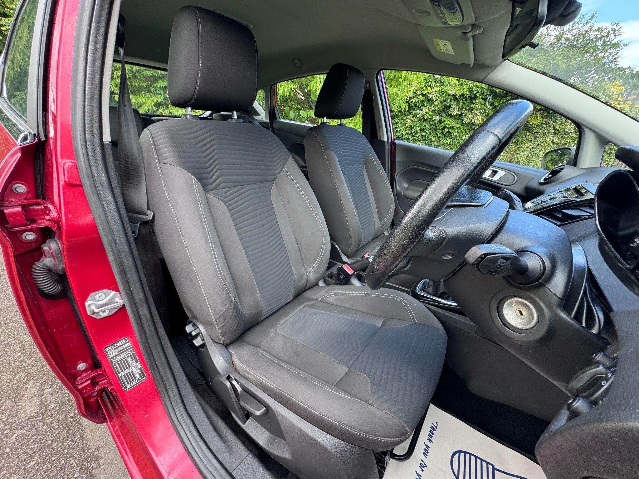 2016 Ford Fiesta image 20