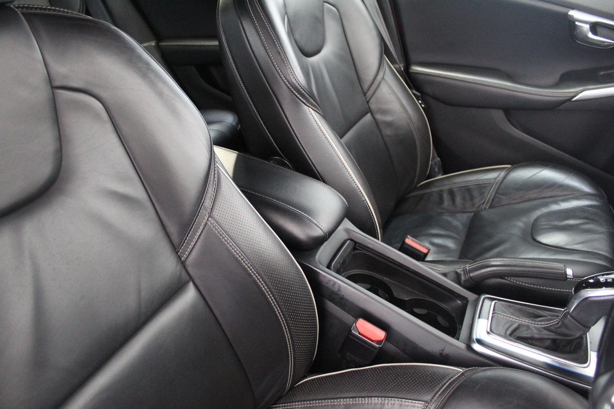 Volvo V40 view 43
