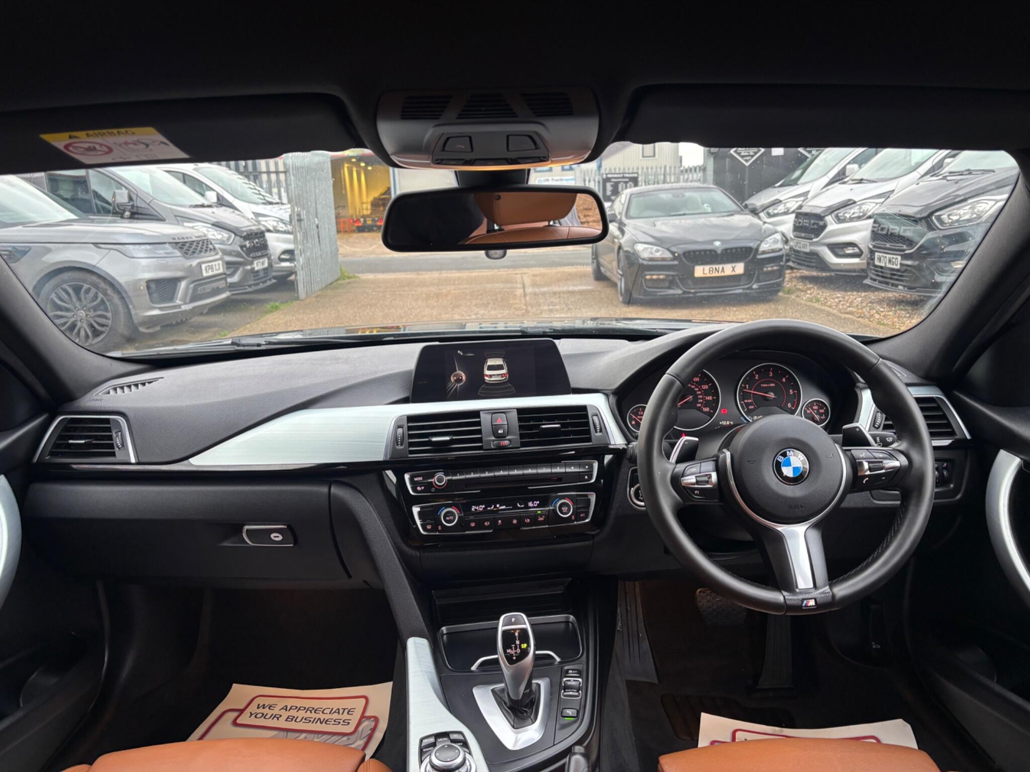 BMW 3 Series view 18